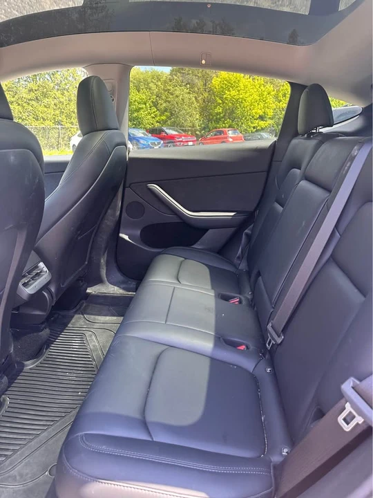 2023 Tesla Model Y - Image 5 of 10