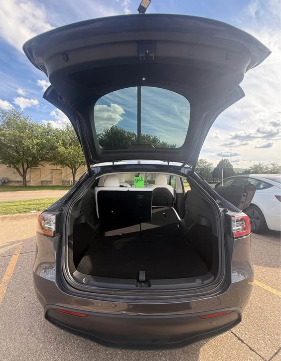 2023 Tesla Model Y - Image 9 of 9