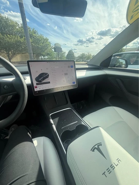 2023 Tesla Model Y - Image 5 of 9