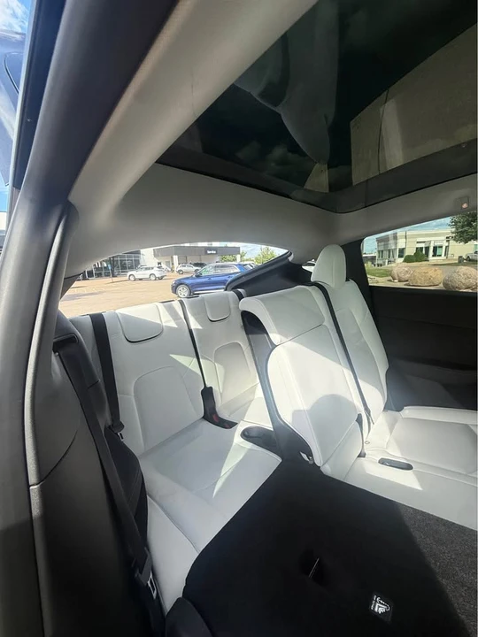 2023 Tesla Model Y - Image 7 of 9
