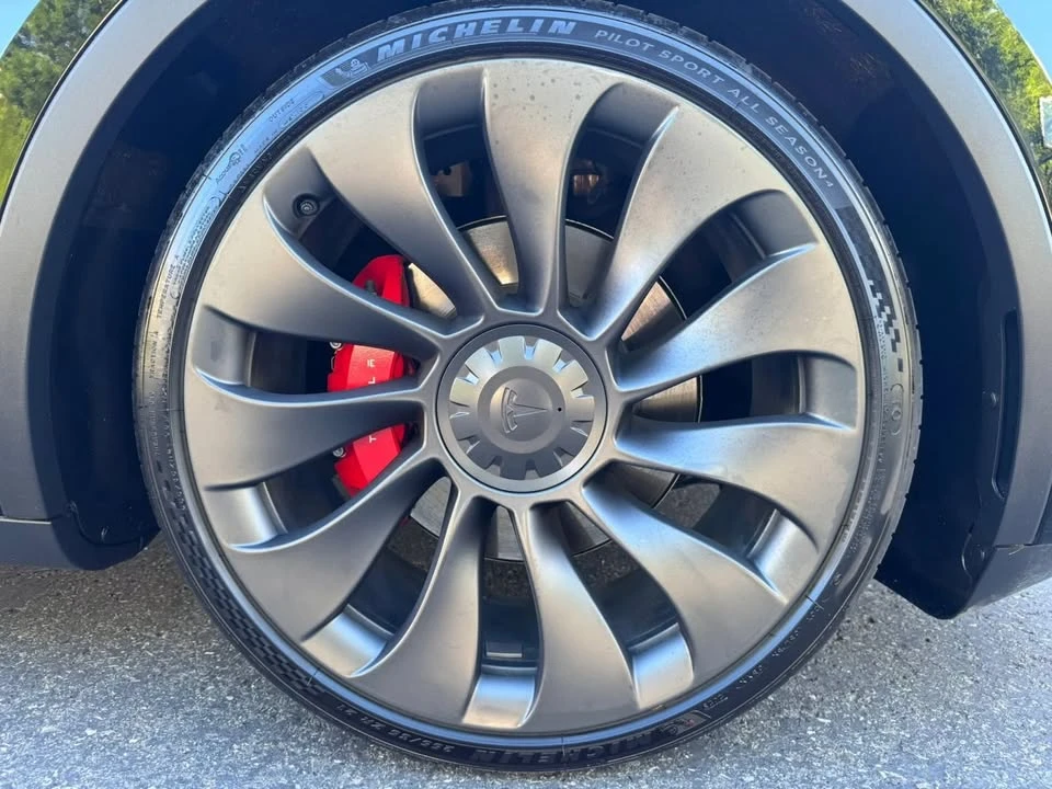 2023 Tesla Model Y - Image 19 of 20