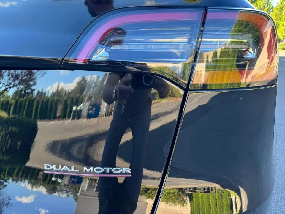 2023 Tesla Model Y - Image 15 of 20