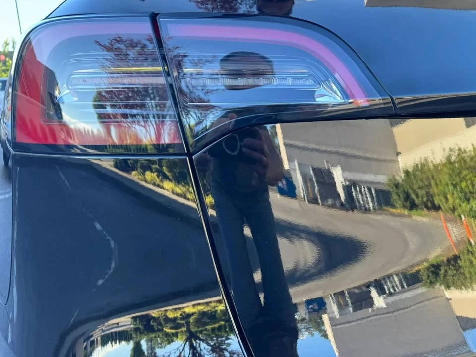 2023 Tesla Model Y - Image 16 of 20