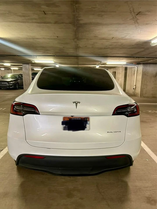 2023 Tesla Model Y - Image 2 of 5
