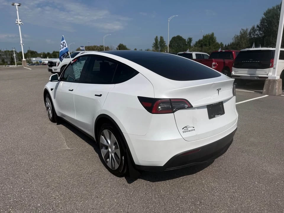 2023 Tesla Model Y - Image 4 of 14