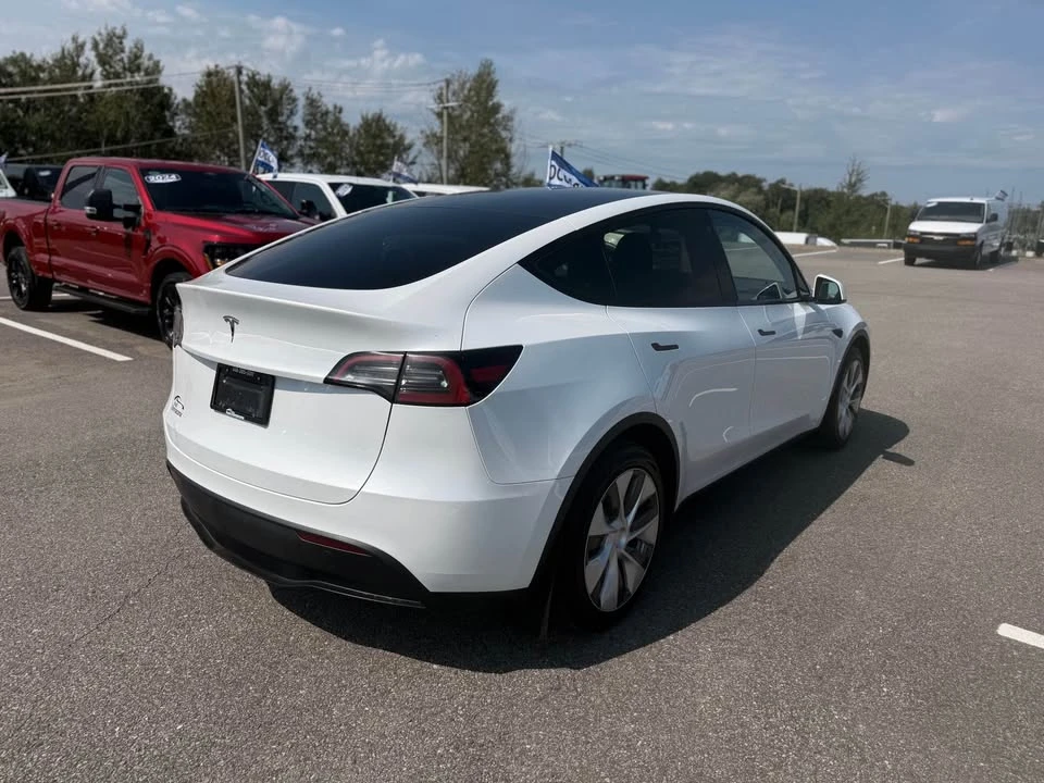 2023 Tesla Model Y - Image 6 of 14