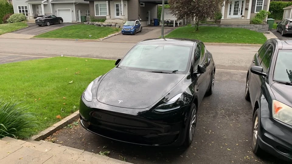 2023 Tesla Model Y - Image 10 of 14