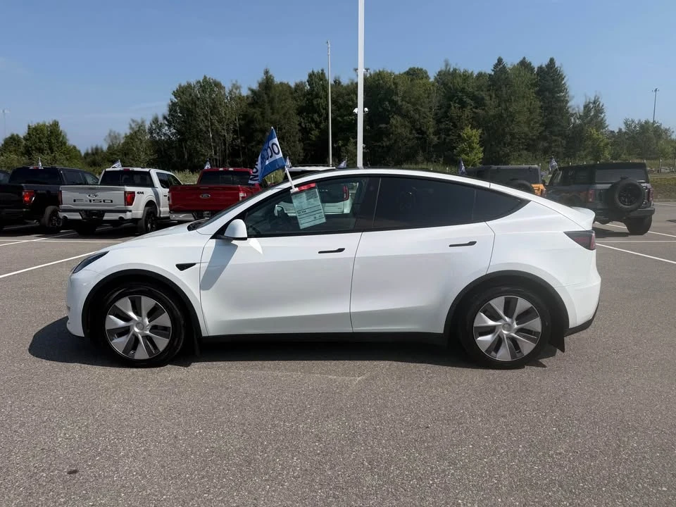 2023 Tesla Model Y - Image 3 of 14