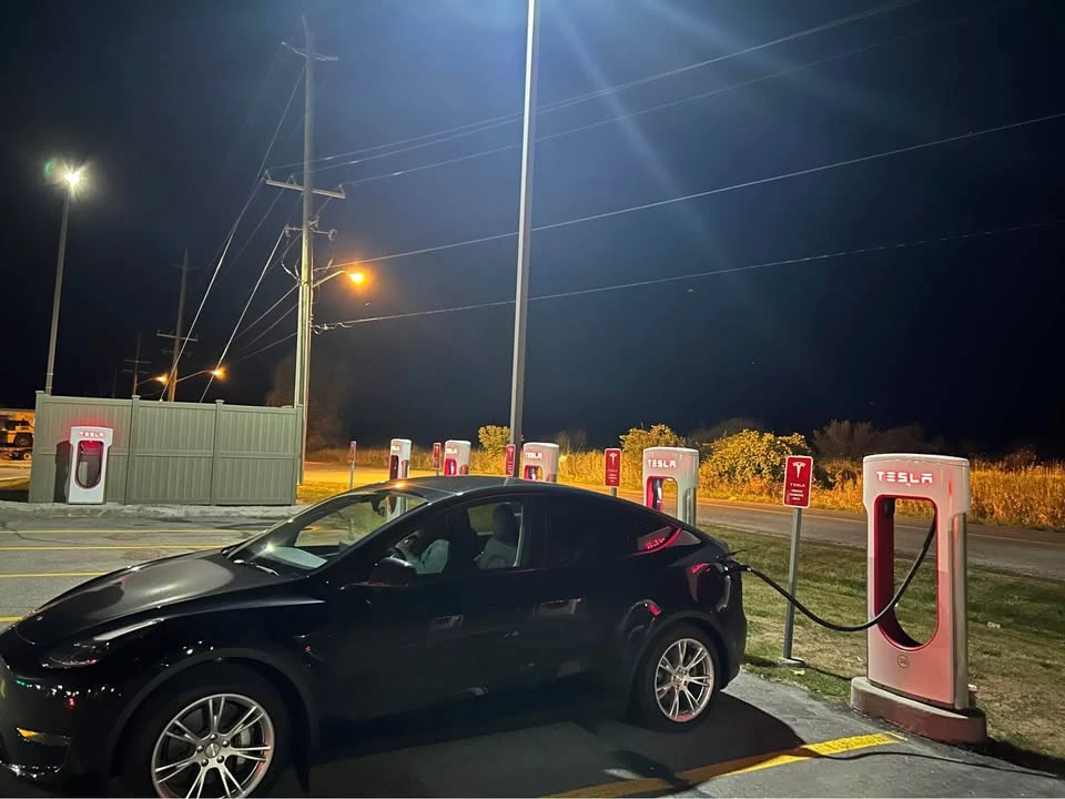 2023 Tesla Model Y - Image 13 of 14