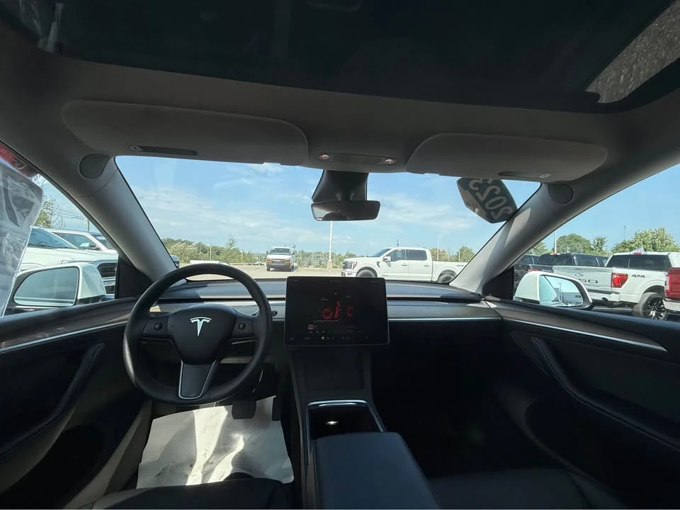 2023 Tesla Model Y - Image 9 of 14