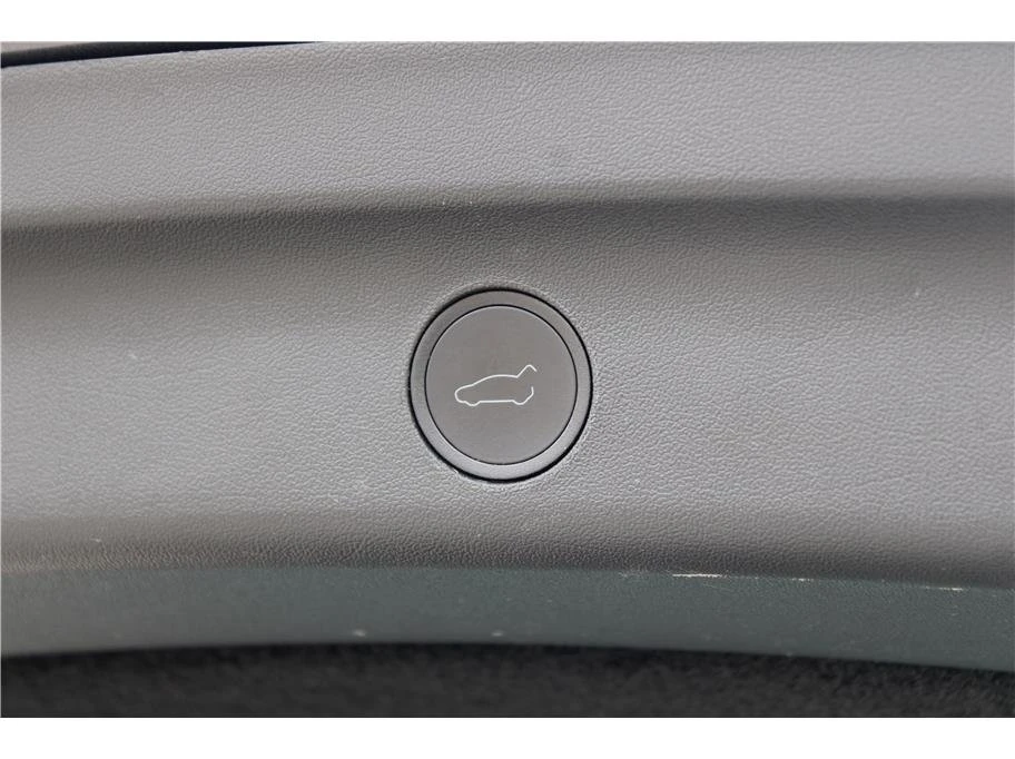 2023 Tesla Model Y - Image 16 of 20