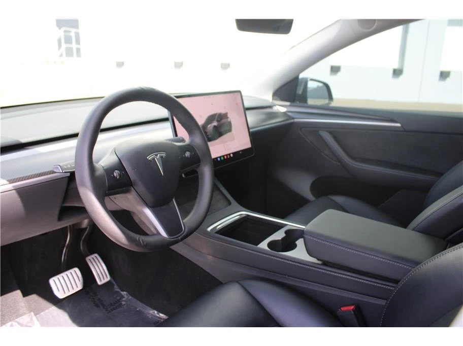 2023 Tesla Model Y - Image 9 of 20