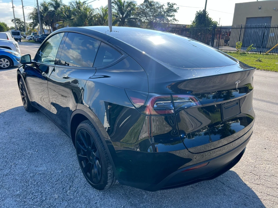 2023 Tesla Model Y - Image 6 of 21