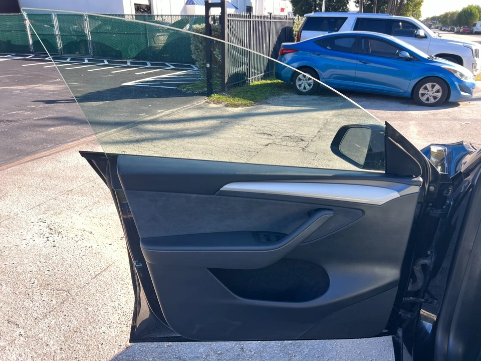 2023 Tesla Model Y - Image 13 of 21