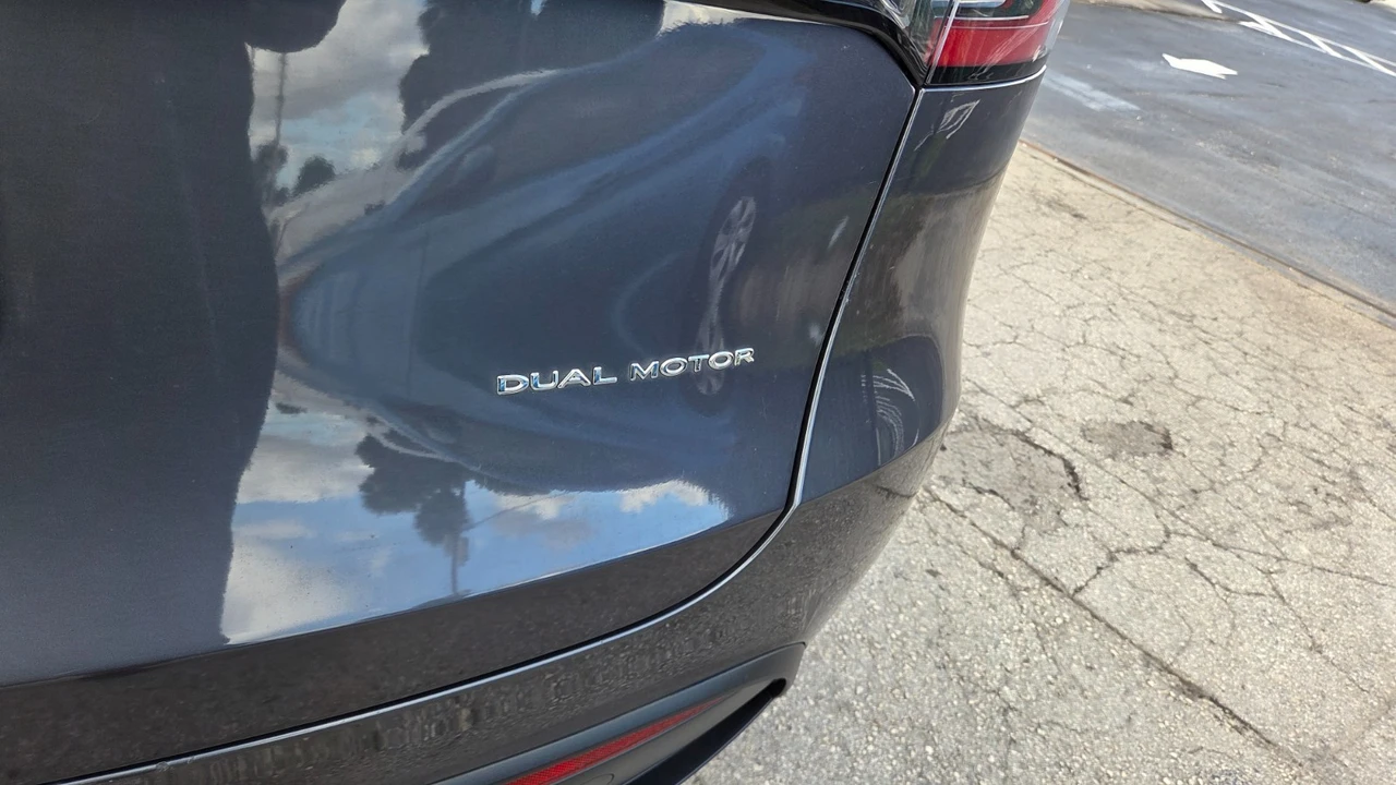 2023 Tesla Model Y - Image 18 of 21