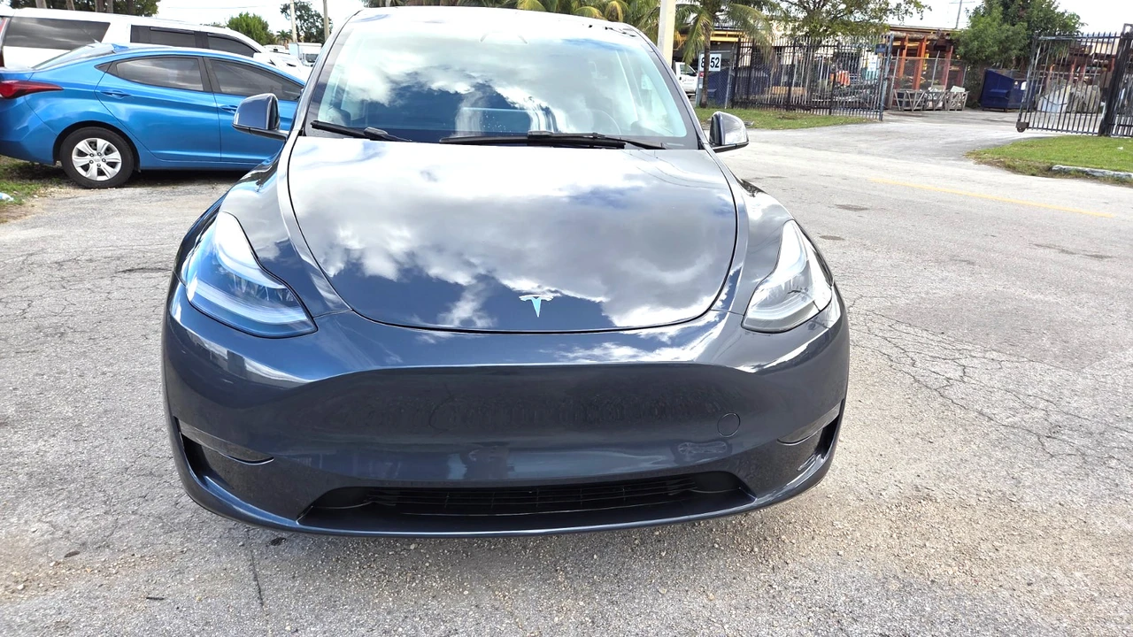 2023 Tesla Model Y - Image 3 of 21