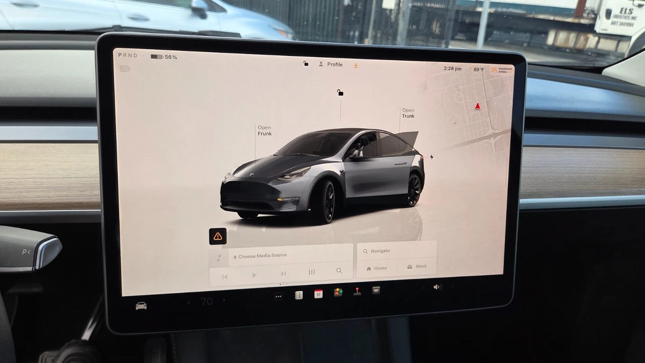 2023 Tesla Model Y - Image 19 of 21
