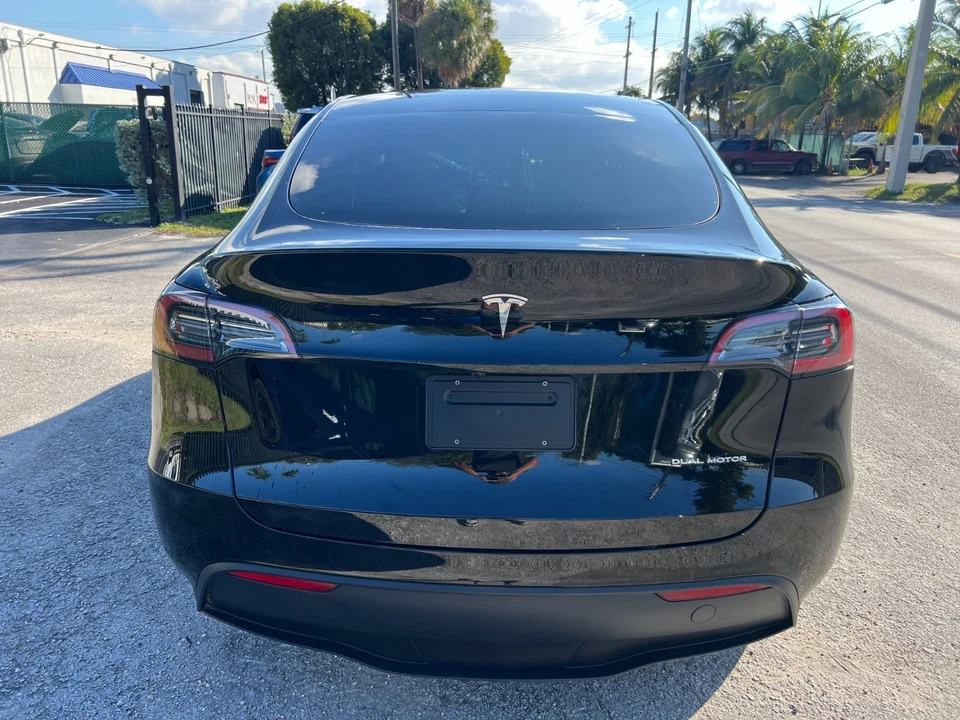 2023 Tesla Model Y - Image 7 of 21