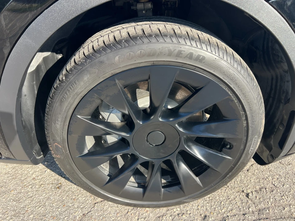 2023 Tesla Model Y - Image 10 of 21