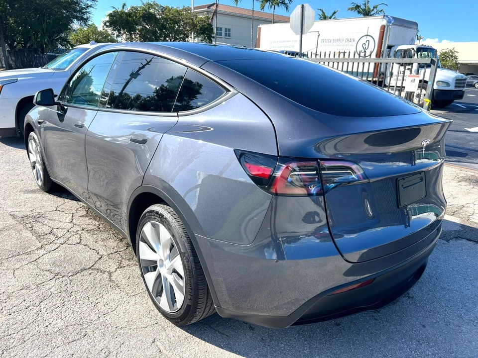 2023 Tesla Model Y - Image 6 of 21