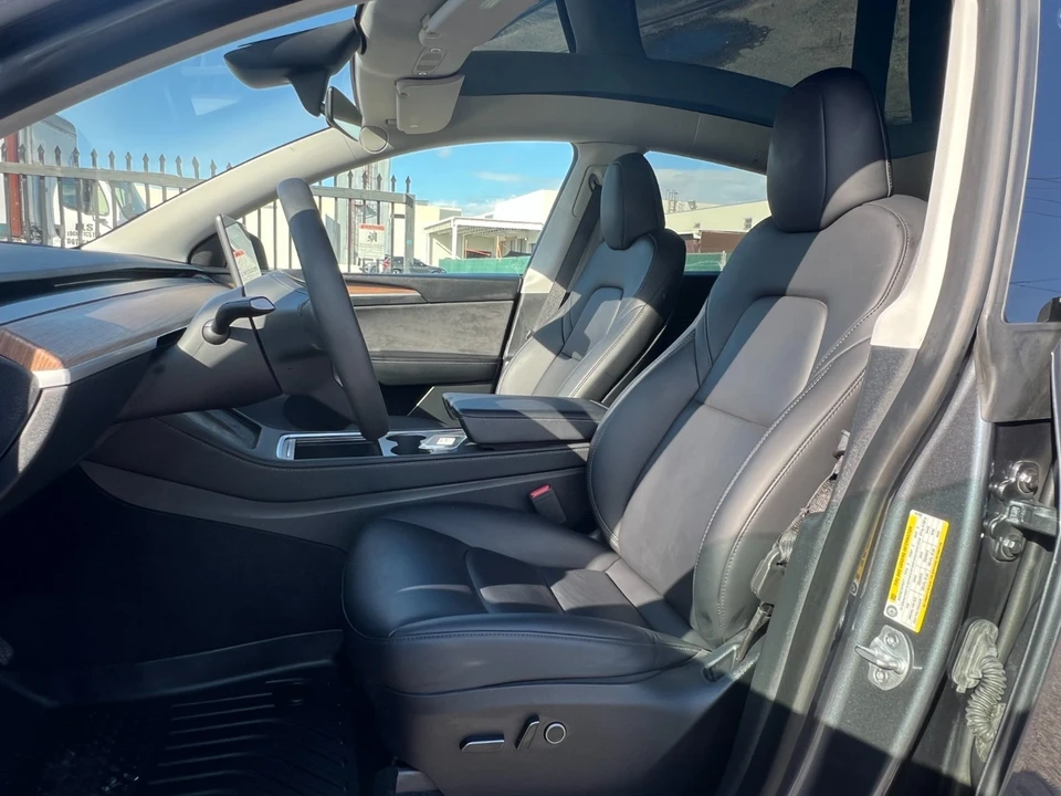 2023 Tesla Model Y - Image 13 of 21