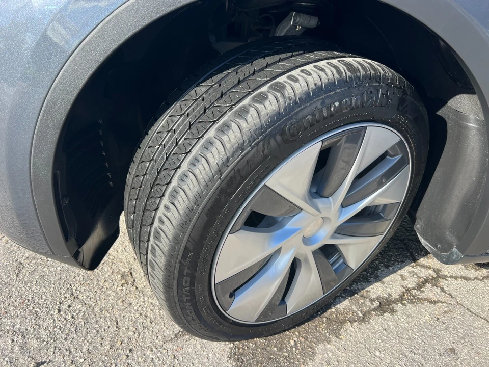 2023 Tesla Model Y - Image 10 of 21