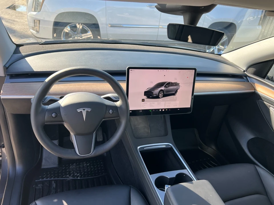 2023 Tesla Model Y - Image 19 of 21