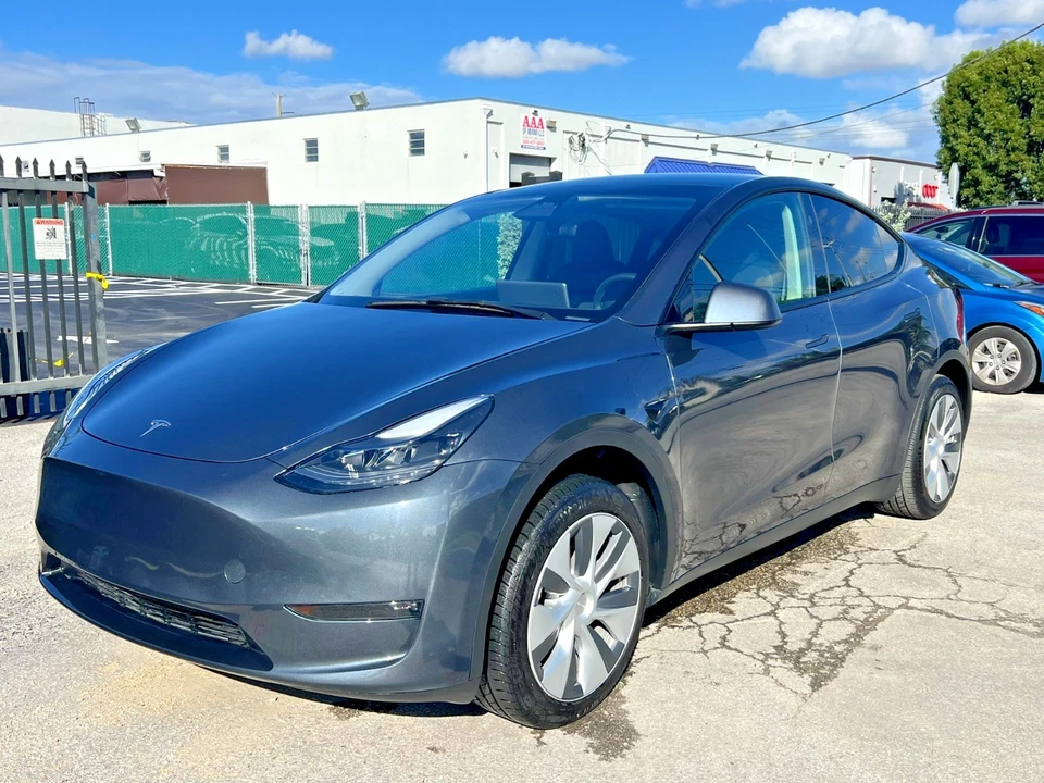 2023 Tesla Model Y - Image 4 of 21