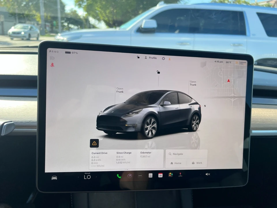 2023 Tesla Model Y - Image 20 of 21