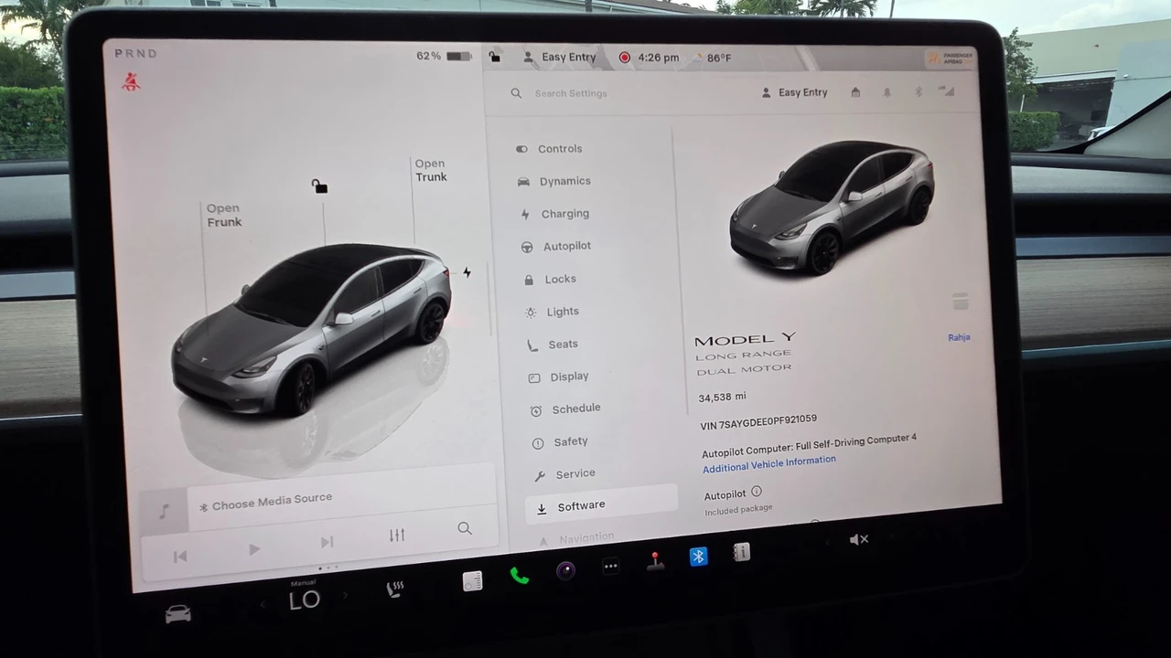 2023 Tesla Model Y - Image 14 of 21