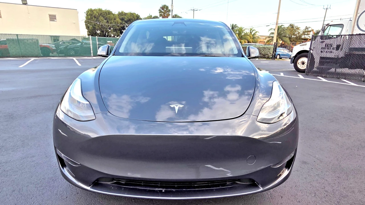 2023 Tesla Model Y - Image 3 of 21