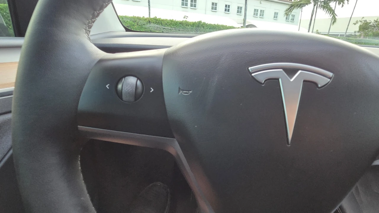 2023 Tesla Model Y - Image 21 of 21