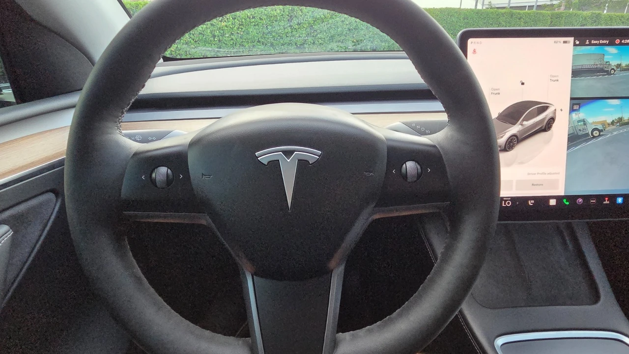 2023 Tesla Model Y - Image 19 of 21