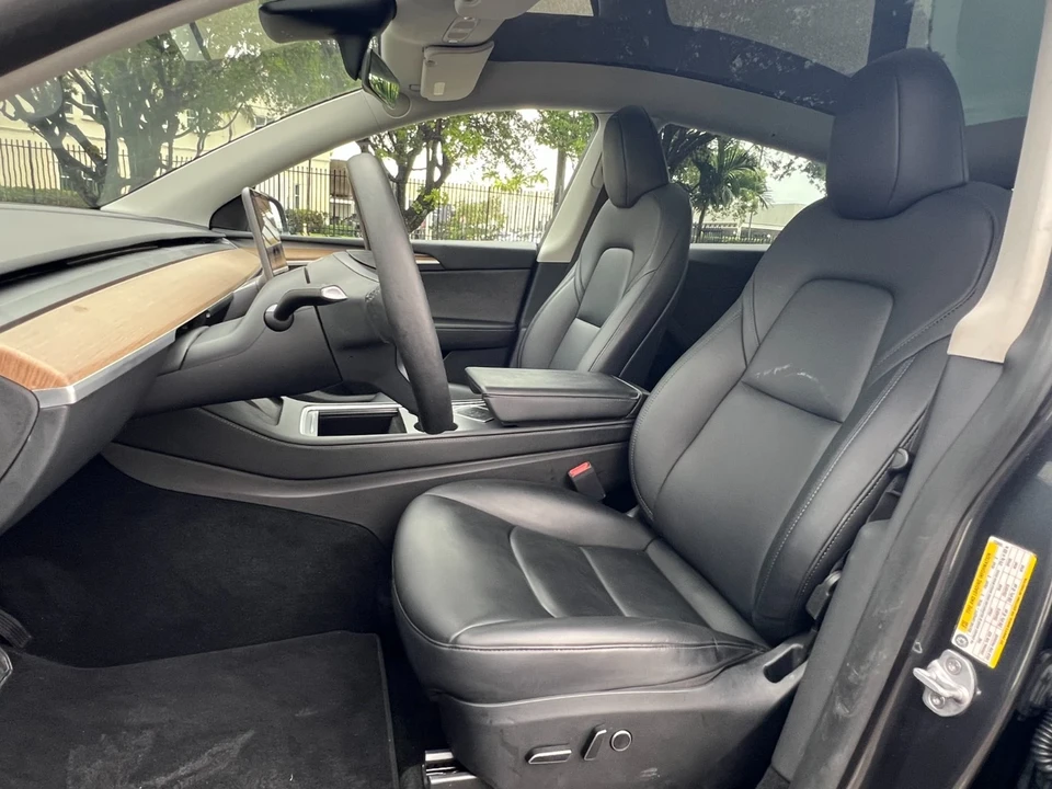 2023 Tesla Model Y - Image 12 of 21