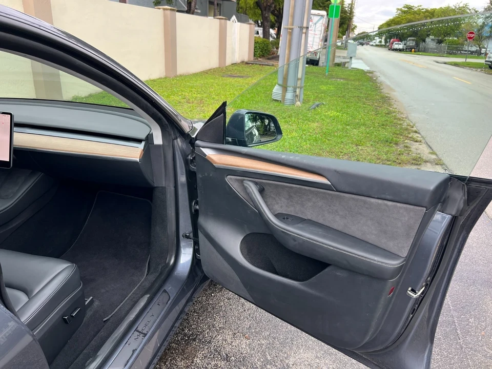 2023 Tesla Model Y - Image 16 of 21