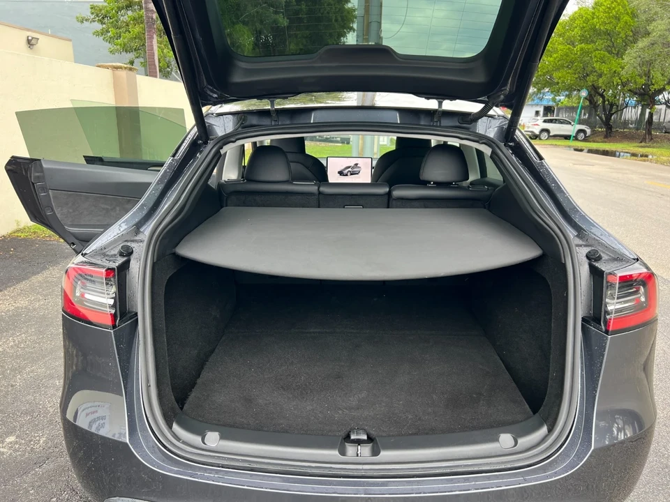 2023 Tesla Model Y - Image 17 of 21