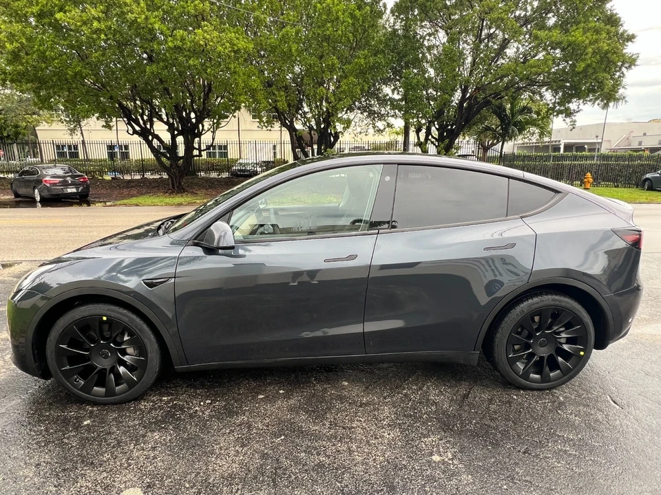 2023 Tesla Model Y - Image 4 of 21