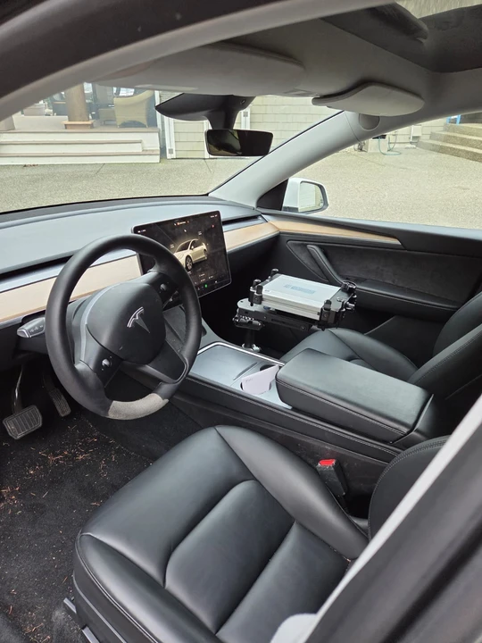 2023 Tesla Model Y - Image 5 of 7