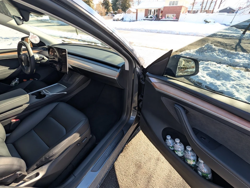 2023 Tesla Model Y - Image 19 of 21