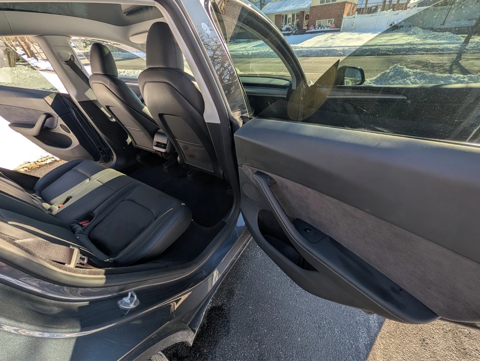 2023 Tesla Model Y - Image 13 of 21