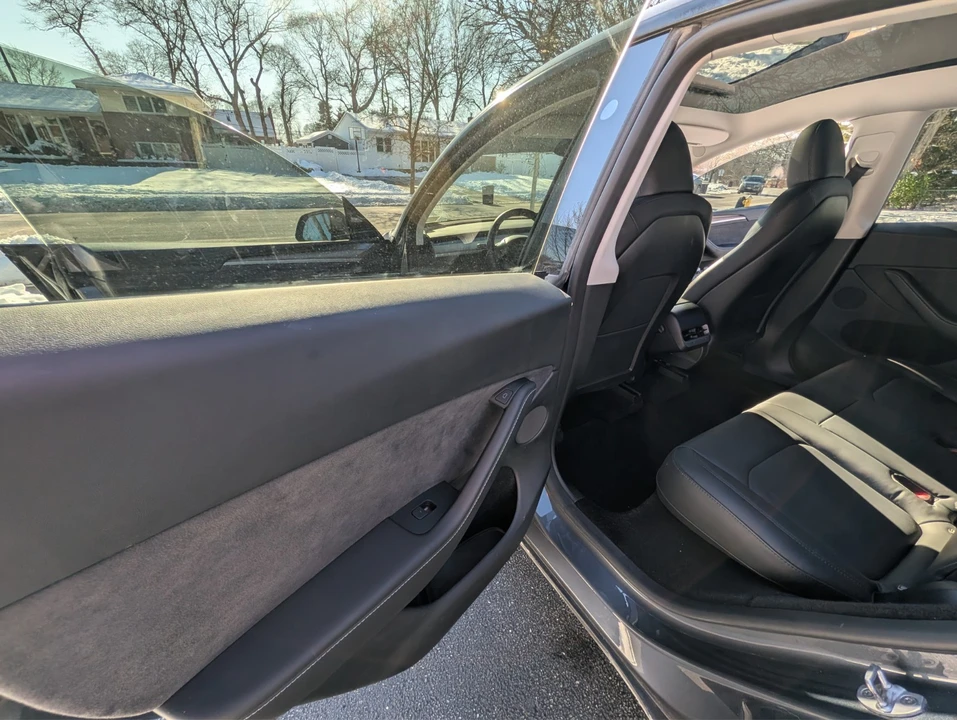 2023 Tesla Model Y - Image 14 of 21