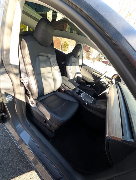2023 Tesla Model Y - Image 20 of 21