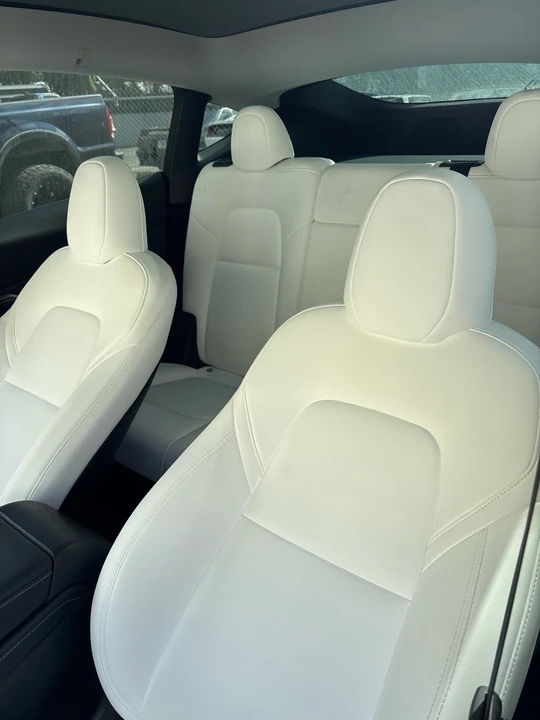 2023 Tesla Model Y - Image 9 of 13