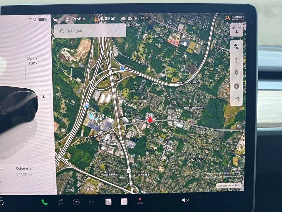 2023 Tesla Model S - Image 22 of 31