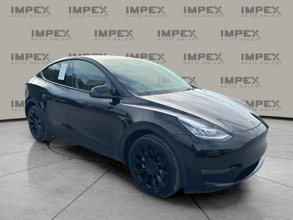 2023 Tesla Model S - Image 7 of 31
