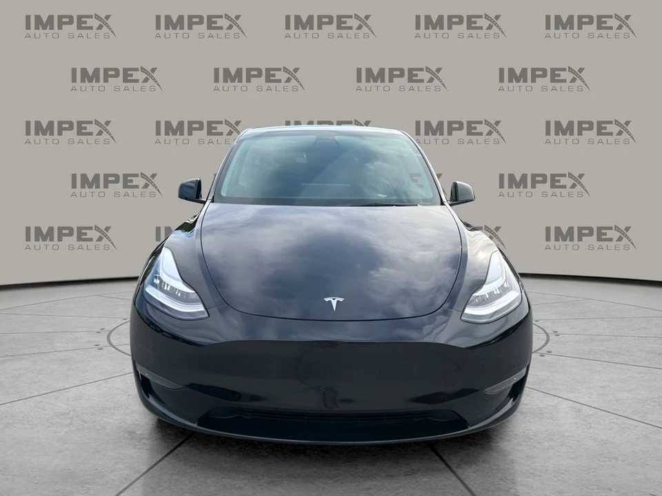 2023 Tesla Model S - Image 8 of 31