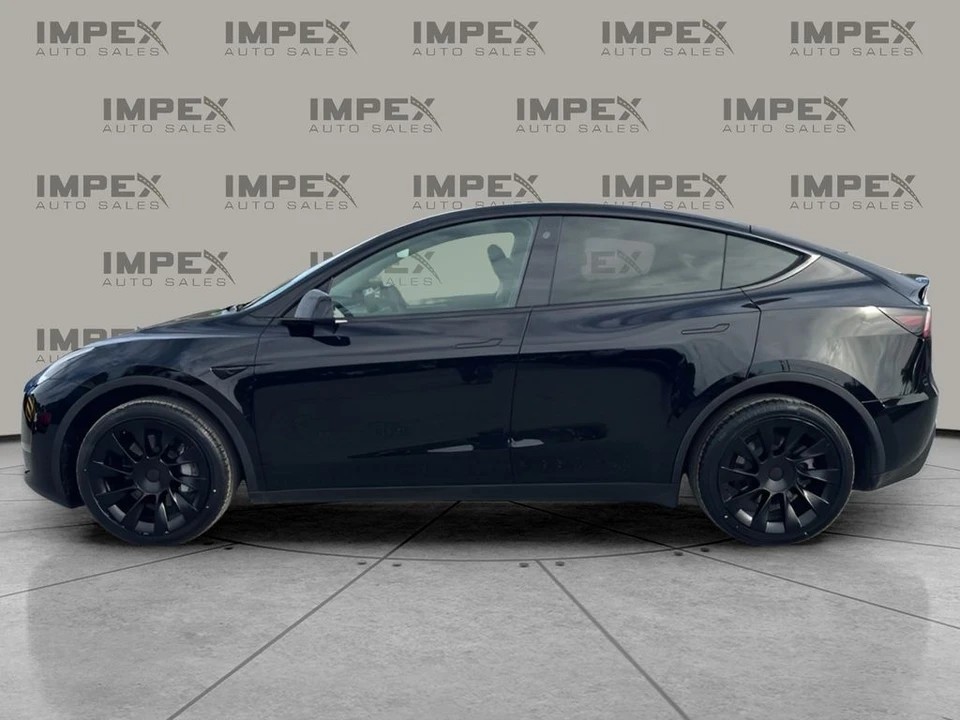 2023 Tesla Model S - Image 2 of 31