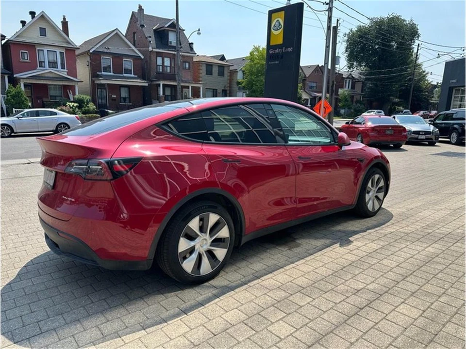 2023 Tesla Model Y - Image 6 of 8