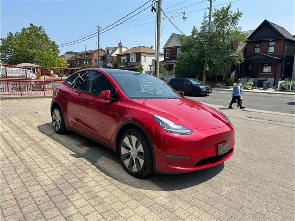 2023 Tesla Model Y - Image 3 of 8