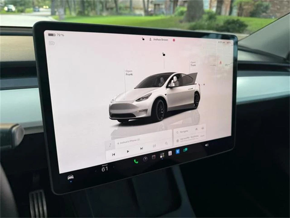2023 Tesla Model Y - Image 9 of 11